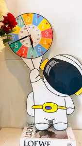 (HÌNH THẬT) Tranh đồng hồ đèn led phi hành gia 5 trang trí decor bindecor