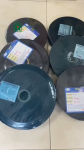 Ống dẹp tưới cây phun mưa có đục lỗ phi 27 - 34 - 42MM. Cuộn ống dài 100 mét bằng nhựa PE màu đen