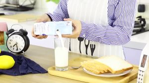 WE 1444 = 多用厨房微波炉置物架 Multi-purpose kitchen microwave rack