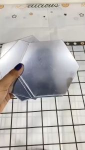 Cermin Desain Unik: Kaca Hexagonal Tempel Dinding