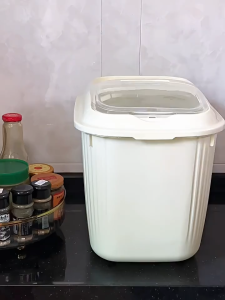 OUTDOORMORE 5/10/15KG Rice Dispenser Clamshell Insectproof moistureproof Preferab Rice Bucket Large With Wheels