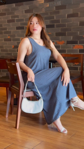 เดรสยาว เดรสสายเดี่ยว ทรงหลวม ผ้าท็อฟฟี่ผ้านิ่มๆยืดได้ใส่สบาย แต่งลายริ้ว สีพื้นมินิมอล แมทช์ง่ายได้ทุกลุค สไตล์เกาหลี Q6 Q29