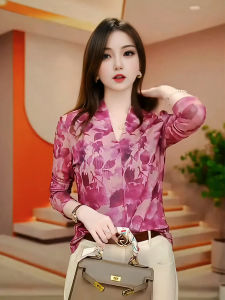 เสื้อยืดแขนยาวทรงเข้ารูปคอกลมพิมพ์ลายผ้าตาข่ายสองชั้นสำหรับผู้หญิง เสื้อชั้นในฤดูใบไม้ผลิและฤดูใบไม้ร่วง ความรู้สึกหรูหรา แฟชั่น