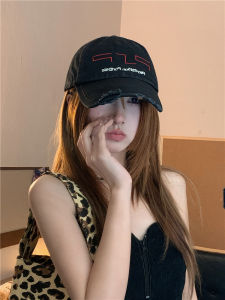 Women's Black Baseball Cap: A Trendy & Slimming Sun Protection Hat