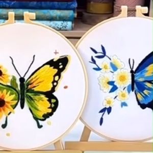 ❤️สอนฟรี 🌺ชุดปักผ้าลายดอกไม้ ผีเสื้อ แถมสะดึงและที่สนเข็ม งานDIYชุดปักผ้ามือใหม่ Embroidery set อุปกรณ์ครบ 🌺คำแนะนำภาษาไทย ส่งจาก กทม