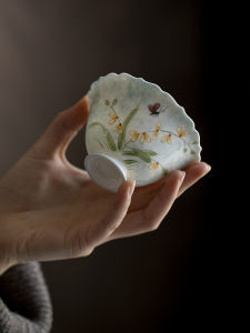 Hand-Painted Orchid Butterfly Cover Bowl Handmade Thin-Walled White Porcelain Tea Bowl Flower Mouth Gongfu Tea Set for Ladies