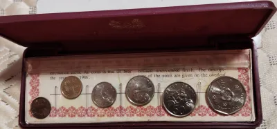 Singapores second series uncirculated coin set