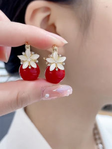 ต่างหูไข่มุกเงินแท้รูปดอกไม้สีแดง ต่างหูแฟชั่นฤดูใบไม้ร่วง/ฤดูหนาว ต่างหูแบบหัวเข็มขัดสำหรับผู้หญิง เครื่องประดับระดับไฮเอนด์