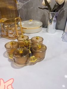 Khay đựng mứt Tết 5 ngăn tròn hình vương miện mới năm 2026 chất liệu nhựa thủy tinh sáng bóng  dẻo dai thiết kế đẹp mắt phù hợp với nhiều không gian