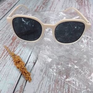 Kacamata Hitam Wanita Korean INS Hot Fashion Segiempat Mata Kucing Pria Sunglasses