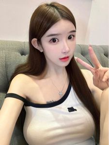 เสื้อกล้ามแขนกุดปักลายตัวอักษรสีขาว ทรงเข้ารูป ทรงเข้ารูป สำหรับผู้หญิงในฤดูใบไม้ร่วง เสื้อผ้าทำงาน เสื้อผ้าทำงาน