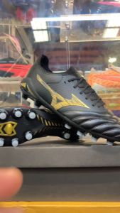 รองเท้าฟุตบอล