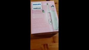 Set đôi bàn chải điện Philips Sonicare 6100 (Trắng)