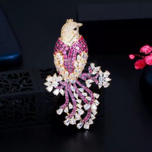 Seกก. ชุบทองที่ไม่ซ้ําใคร Pave สีแดงกุหลาบสีขาว CZ เพชรสัตว์นกเข็มกลัดสําหรับปาร์ตี้เสื้อโค้ทสตรีเครื่องประดับ BP011