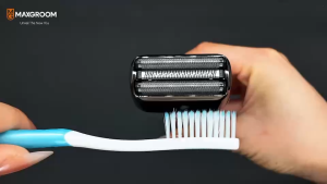 MAXGROOM Mens Electric Shaver 3 Floating Heads IPX7 Waterproof Wet & Dry Use Long Lasting Rechargeable Battery LED Power Display Portable Facial Razor for Home Travel