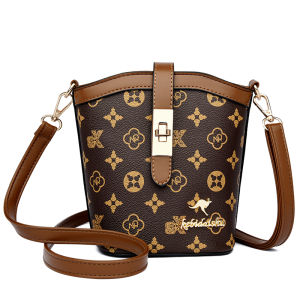 Fashionable Kangaroo Single Shoulder Bucket Bag Womens New 2025 Trendy Commuter Small Handbag Soft Leather Casual Style