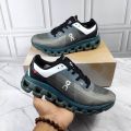 Sepatu Running Pria On Cloudflow 4 Grey Black Navy. 