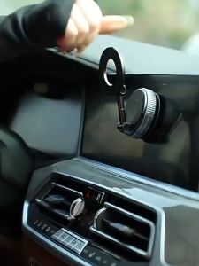 Magnetic Phone Holder 360°: Powerful Suction Car Mount | Hands-Free Operation for Windshield