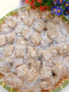 Kẹo mè xửng đậu phộng Bến Tre mềm dẻo thơm mè đậu phộng