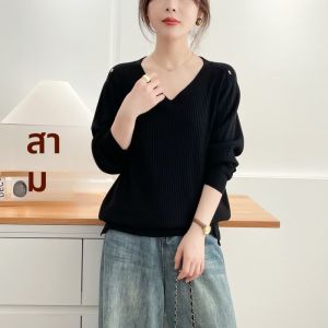 เสื้อสเวตเตอร์คอวีแฟชั่นฤดูใบไม้ร่วง ทรงหลวม แขนยาว ผ้าโพลีเอสเตอร์ ปกติ ไม่มีแบรนด์ สำหรับผู้หญิง