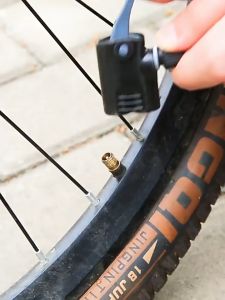 【Agate ของแท้】ที่สูบลมจักยาน สูบลมแรงดันสูง ที่สูบลมรถมอไซ ที่สูบลม สูบลม【พร้อมจุกลมเสริม 3 หัว】