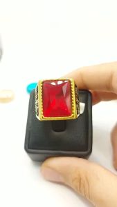 Nhẫn nam inox mạ vàng hai màu đen và đỏ phong cách trẻ trung sang trọng