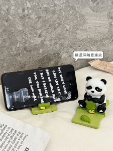 ตู้เสื้อผ้าลายหมีกันไดรฟ์น่ารัก สำหรับโทรศัพท์มือถือ 2024 ใหม่ พร้อมสายเดี่ยวแบบพกพา โมเดลสร้างสรรค์สำหรับโต๊ะทำงาน ชั้นวางแท็บเล็ตแบบอเนกประสงค์