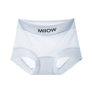 MiiOW | กางเกงชั้นในผ้าไหมน้ำแข็งไร้ตะเข็บสำหรับผู้หญิง กางเกงชั้นในทรงสามเหลี่ยมระบายอากาศได้ดี แห้งเร็ว ป้องกันแบคทีเรีย กางเกงชั้นในผ้าฝ้ายแท้สำหรับฤดูร้อนปี 2025