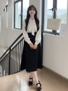 เสื้อเชิ้ตสีขาวสไตล์ฝรั่งเศสสำหรับผู้หญิง ชุดสูทผูกโบว์ผ่าหน้า ทรงหลวม แขนยาว ปกโปโล โพลีเอสเตอร์ ใส่ไปทำงานได้