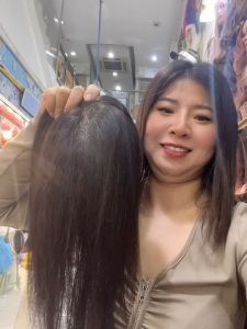 แผ่นปิดผมบาง ทอมือหนังหัวเหมือนจริงฐานกว้าง9*14 ผมยาว30cm กับ40cm ผมแท้100% ขอบทอมือติดกิ๊ฟติดกาวได้ ใส่สุดเนียน