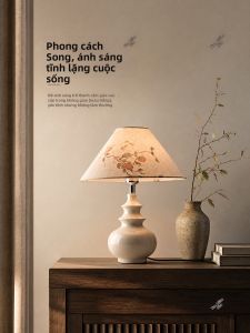 Đèn Bàn Sang Trọng Phong Cách Nhạc Có Khí Giả Mịn Màng