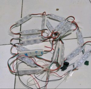 Hiasan dinding lampu led RGB gerak kolong kanal bis bak truk kontainer komplit sudah dirangkai kabel tinggal pasang custom ikut irama driver sein kanan mundur lampu senja kota