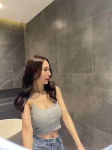 เสื้อสายเดี่ยว แต่งกระดุม มีบราในตัว (ibelly1116)