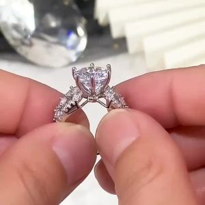 Huitan New Trendy Wedding Jewelry Women Rings Brilliant Cubic Zirconia Crystal Engagement Anniversary Ring for Female Drop Ship