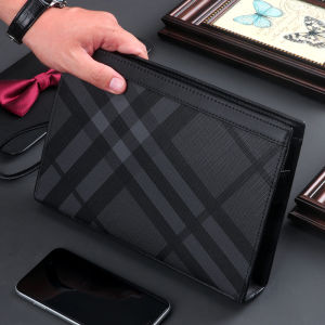 กระเป๋าถือหนัง PVC ทรงสี่เหลี่ยมขนานระบายอากาศได้ดีสำหรับผู้ชาย ความจุขนาดใหญ่ กระเป๋าถือแบบลำลองสำหรับธุรกิจ สไตล์สตรีท