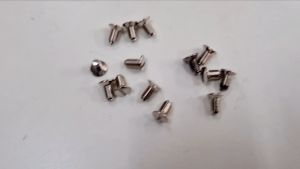 SKRU NEEDLE PLATE/PIRING UNTUK MESIN JAHIT INDUSTRI  / NEEDLE PLATE SCREW / Sewing Machine Parts & Accessories (READY STOCK)