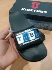 KIDZTUBS Sandal Anak Laki Laki Karet Slip On Selop Slide Jepit Karakter Hitam 6 10 Tahun Kaki Fashion 1958100124
