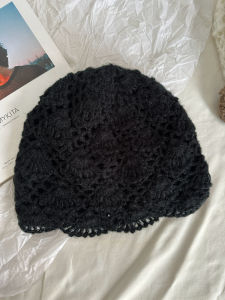 Handmade Knitted Woolen Hat Womens Winter Fashion Red Flower Design Warm Casual Style No-Brim Cap for Strolling in Autumn And Winter