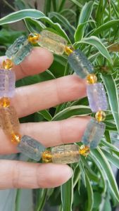 💥🍃💥Vòng Tay nữ charm cao cấp Đá Fluorit tự nhiên đa sắc màu kiểu hạt lu 10mm phối tròn đẹp sang các Chị đeo xinh tay may mắn tài lộc cả năm có 1980k ạ