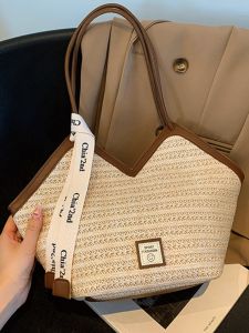 Large Capacity Straw Woven Tote Bag Beach Summer Shoulder Bag for Women Commuting Beach Vacation Handbag Soft Fabric Magnetic Buckle