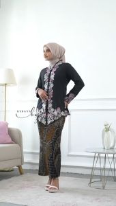 Kebaya Encim Bordir Kombinasi Lengan Panjang