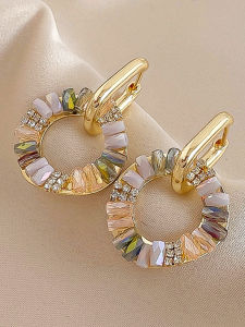 ต่างหูรูปวงกลมประดับเพชร CZ สีทองสไตล์ย้อนยุคสำหรับผู้หญิง เครื่องประดับแฟชั่นระดับไฮเอนด์แบบใส่ได้สองทาง ดีไซน์เก๋ไก๋