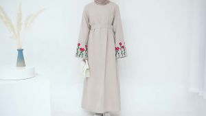 Fashion Flowers Embroidery Muslim Dress Robe Abaya Female Full Length Muslim Outerwear Worship Service Abaya with belt wy1963