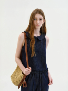 Fano | Age Reducing Sleeveless Blouse Women Wooden Ears Collar Jeans Top