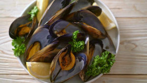 Master Grocer NZ Greenshell Mussel Half Shell 907gm - Frozen