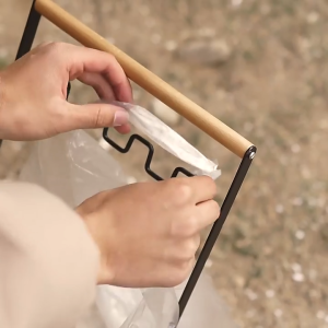 Black /White Home or Outdoor Rubbish camping portable foldable garbage rack plastic bag holder wooden handle garbage hook