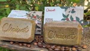 สบู่อาบน้ำสครับกาแฟขัดขี้ไคล 2ก้อน99บาท รูขุมขนตื้นขึ้น ผลัดเซลล์ผิวเก่า บำรุงผิวให้เนียนนุ่ม น้ำหนัก120กรัม