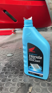 น้ำยาหม้อน้ำ Honda Coolant 0.5L/1L สำหรับรถจักรยานยนต์