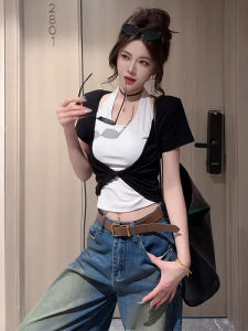 YUEZHONGWEI | Áo thun nữ tay ngắn cổ chữ V dáng ôm mùa hè thiết kế bất đối xứng màu tương phản thời trang ngắn gọn cho bé gái gợi cảm