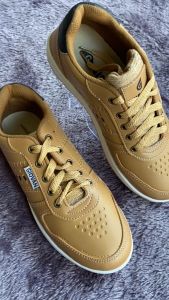 Sepatu Sneakers Casual Pria Wanita / Sepatu Sport Fashion Terlaris Sepatu Sneakers